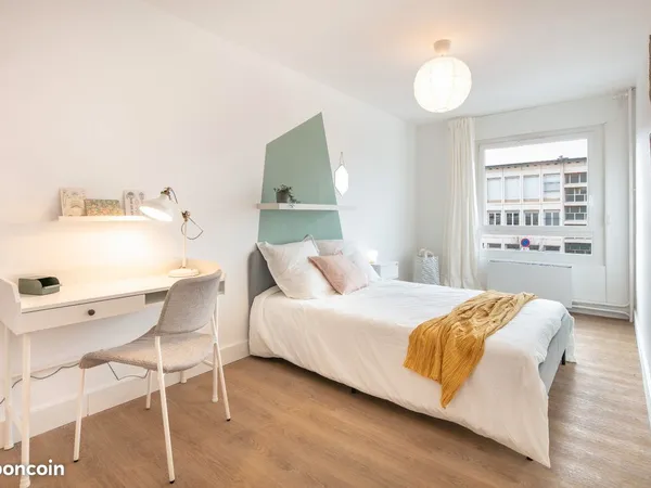 Chambre - T4 Meublé à Oullins 