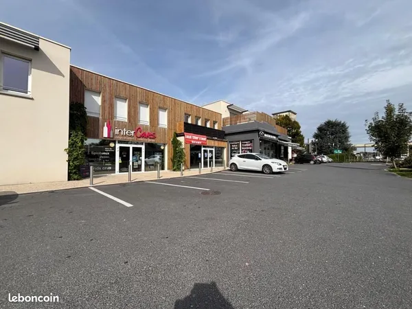 Local commercial 128 m² 