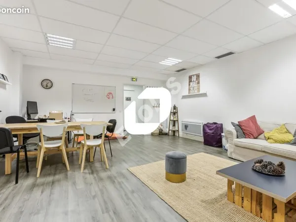 Bureau 250 m² 