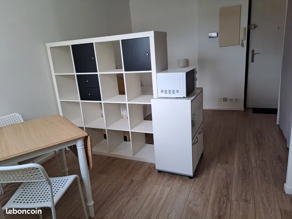 Studio meublé avec parking et lave linge 