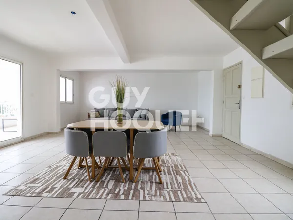 Appartement Sainte Clotilde 5 pièce(s) 151.41 m2 