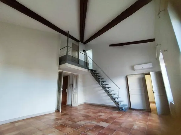 Appartement 2 pièces 84 m² 
