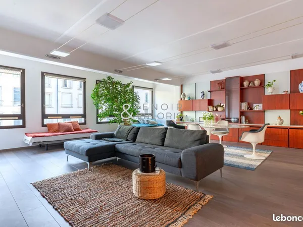 Loft 2 pièces 116 m² 