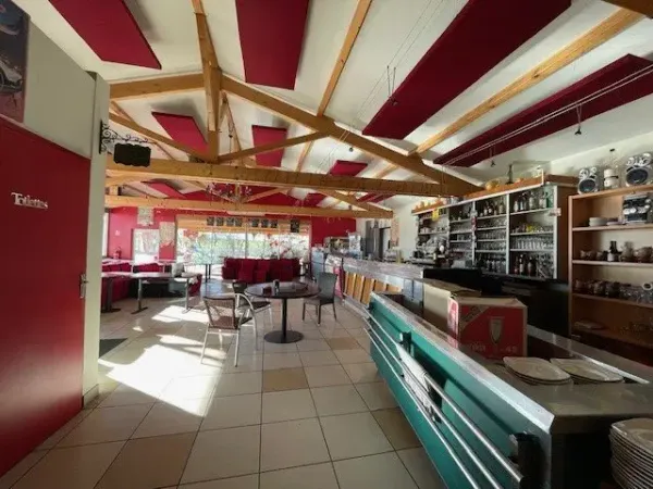 À vendre : Établissement Commercial au Creusot 