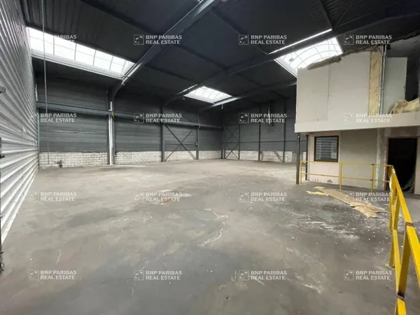 Local d'activité 520 m² 