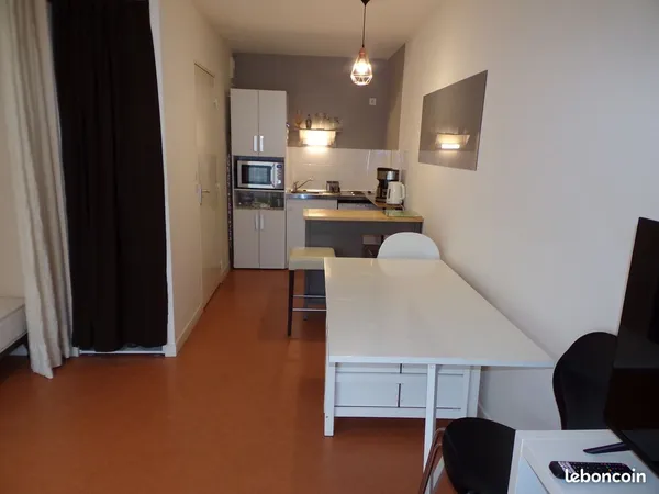 Type 1 bis de 30m² meublé avec balcon et parking 