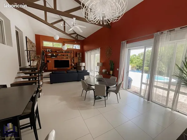 Maison 6 pièces 229 m² 