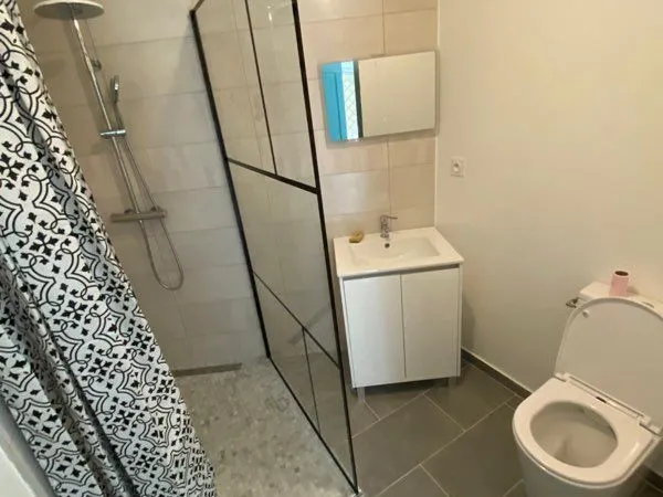 Maison individuelle avec cours 