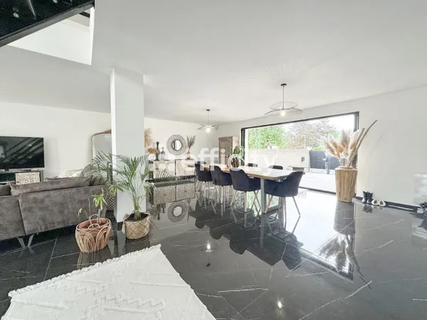 Maison 7 pièces 212 m² 