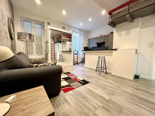 Studio 1 pièce 23 m² 