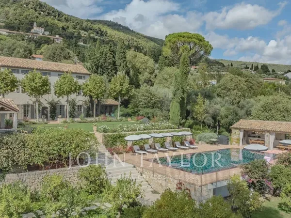 Bastide avec vue panoramique, maison d'amis et tennis 