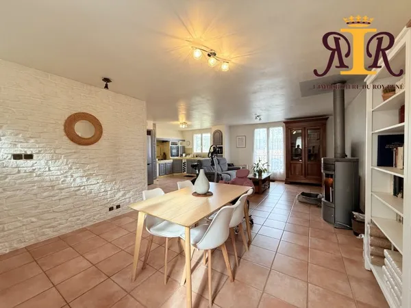 Maison T6 de 125m² env sur terrain de 690m² env avec double ga