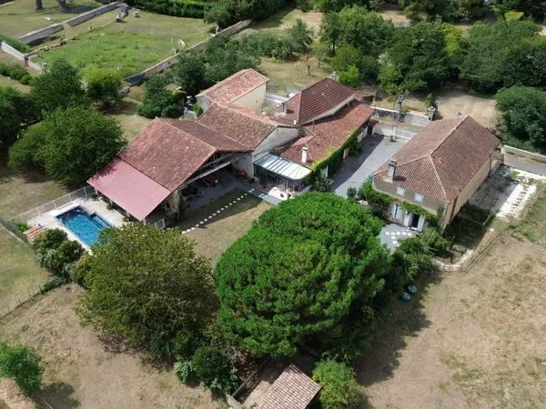 Corps de ferme 11 pièces 286 m² 