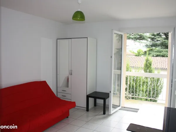 Studio meuble lumineux + parking 