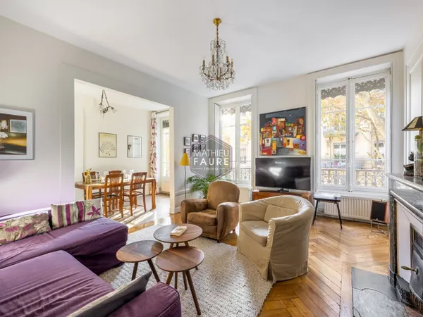 T5 - 154 m² - CHARME ET CACHET DE L'ANCIEN - SECTEUR GARIBALDI 