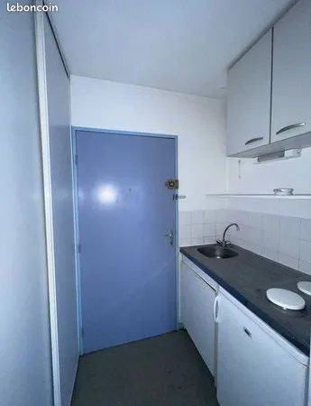 Studio 1 pièce 18 m² 