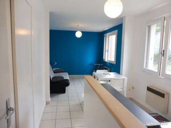 Studio meublé à louer 