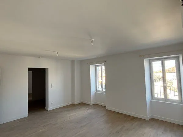 T2 53 m² lumineux - Centre de Septfonds - Entièrement rénové 