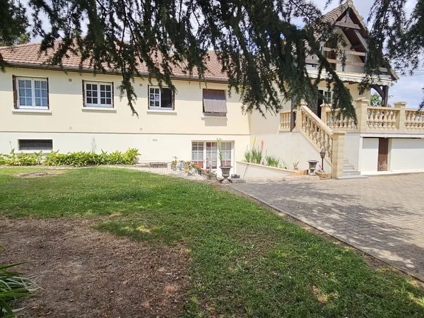 Maison 15 pièces 303 m² 