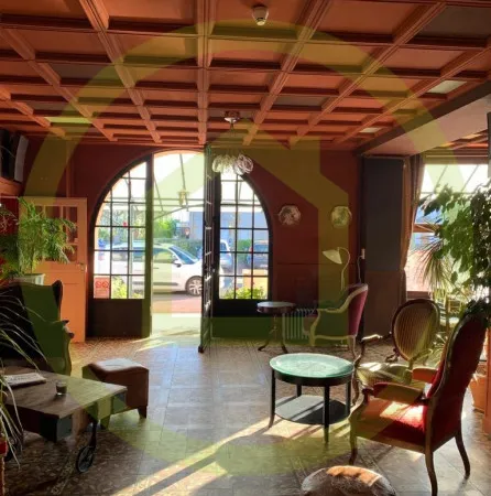 Café hôtel restaurant 1 pièce 732 m² 