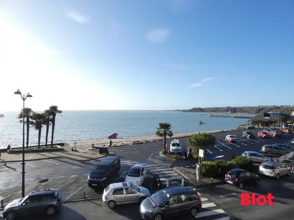 A LOUER CANCALE - CHARMANT T2 - VUE MER - 26.28 m² - 430 € c.c 
