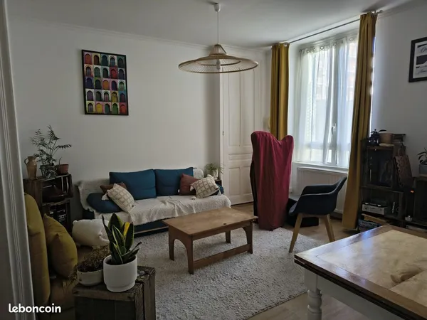 Appartement - 44m2 - République 