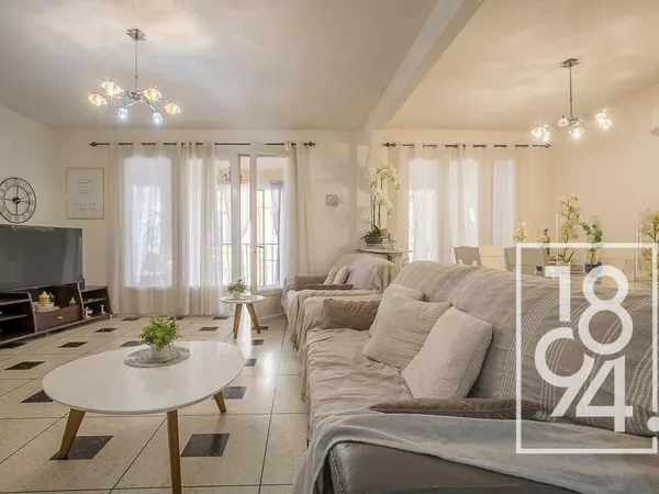 Maison 8 pièces 222 m² 