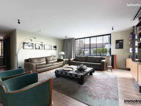 Appartement 7 pièces 233 m² 