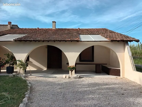 Petite maison à louer à graveson 13690 