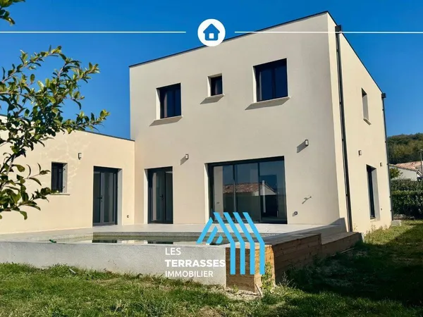 Maison de plain-pied 7 pièces 144 m² 