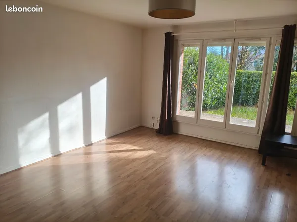 3 pièces 69,60m2 avec jardin 100m2 parking ensoleillé et très calme sur une impasse près de la 