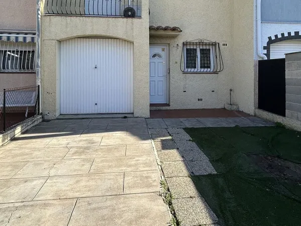 Maison familiale 3 chambres avec garage climatisée 