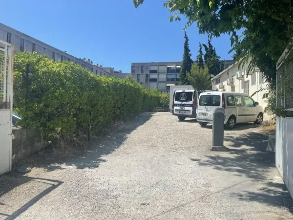 Plateau de bureaux en mono propriété avec parking à la locati 