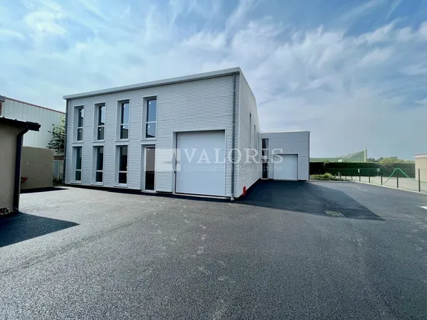 Local industriel 620 m² 