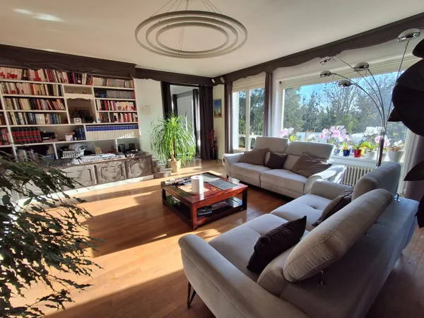 Maison 8 pièces 270 m² 
