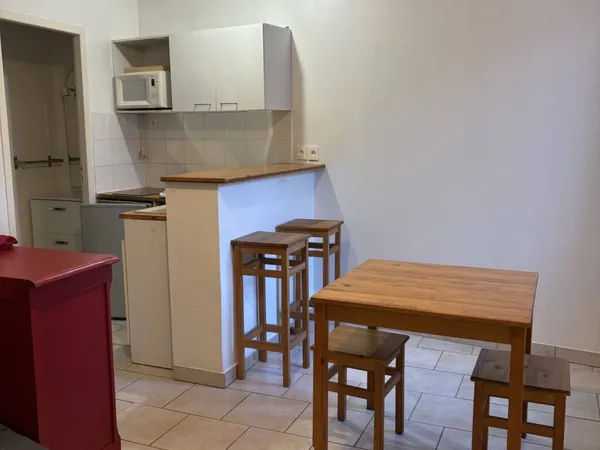 Studio 1 pièce 25 m² 