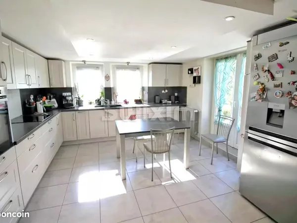 Ferme 8 pièces 170 m² 