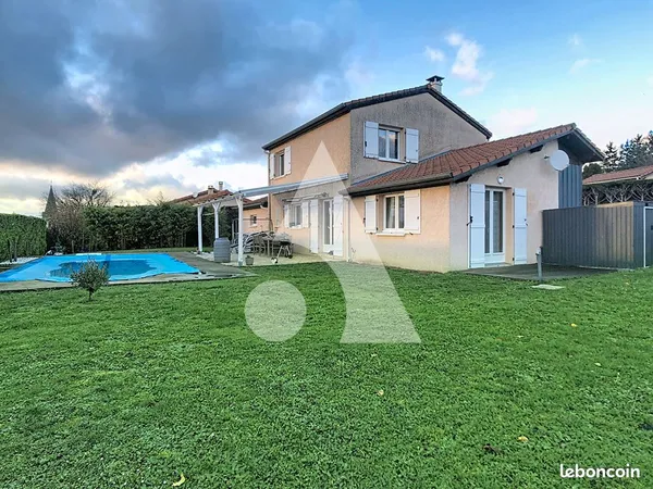Villa 7 pièces 159 m² 