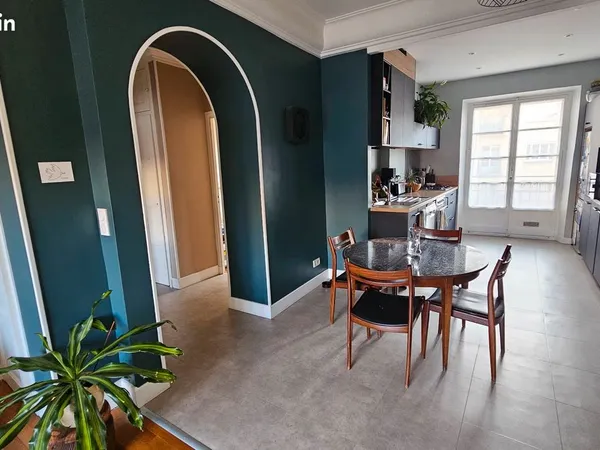 Bel appartement traversant de 4 pièces - 90 m² à Grenoble - 299 000 