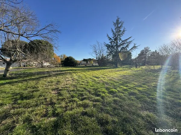 Terrain 1030 m² Soual 