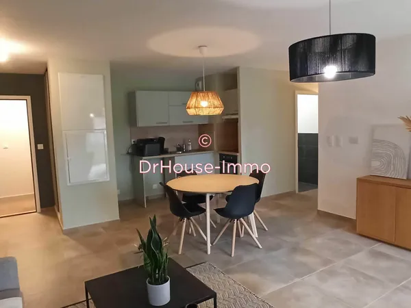 Appartement T3 - 72.6 m² - Rez-de-Jardin élevée (RDJ) a Mulhouse 