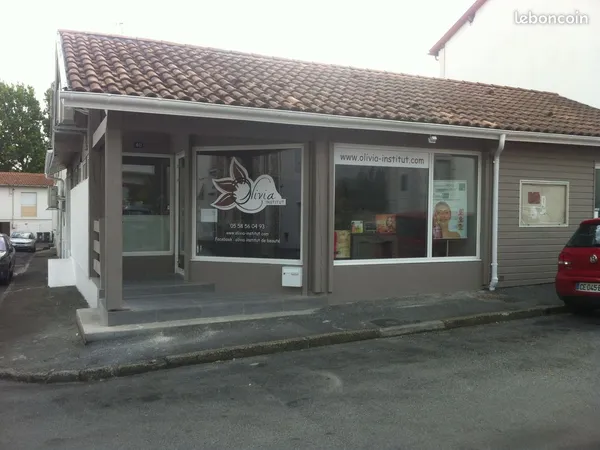 A LOUER LOCAL COMMERCIAL 160m² Centre ville St Paul les Dax 