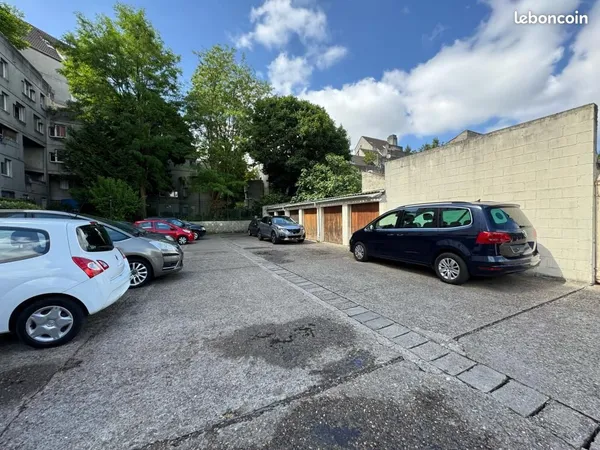 Garage 10 m² Aubervilliers 