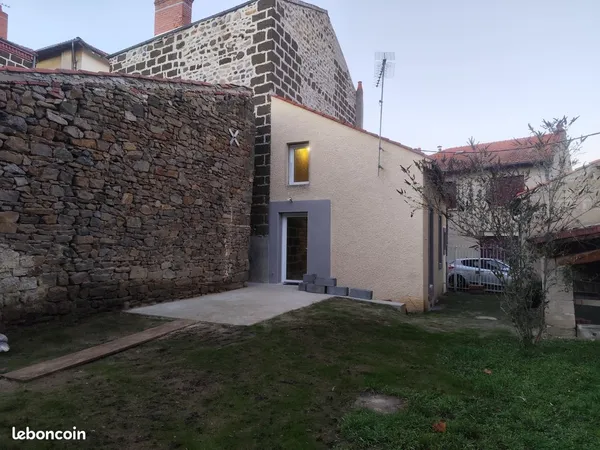 Maison 2 chambres avec terrain centre Langeac 
