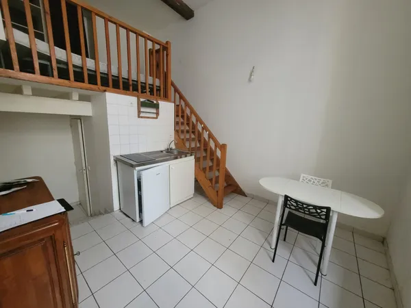 AUCH centre historique studio 20m2 