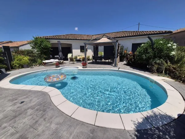 Maison de plain-pied 5 pièces 126 m² 