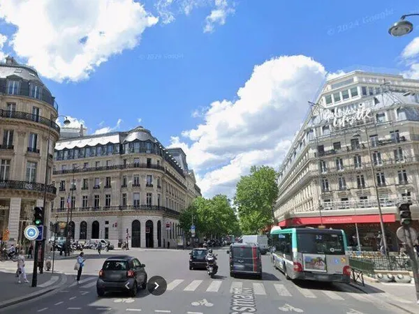 Bureaux 182 m² 