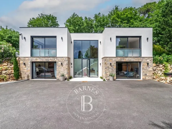 Magnifique maison contemporaine - 5 chambres - Domotique - Piscine - Studio indépendant 