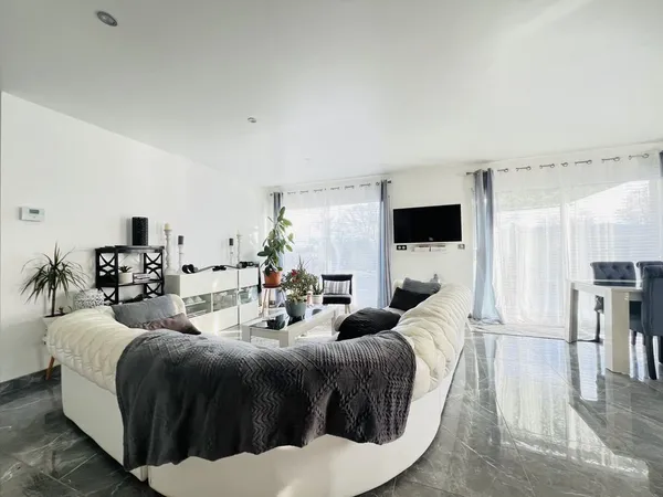 Maison COUZEIX 6 pièce(s) 140.18 m2 