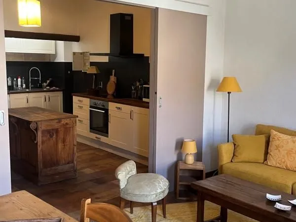 Appartement 1 pièce 64 m² 